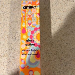 Amika glass action